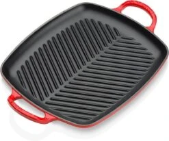 Le Creuset Rechthoekige Grill 30cm Kersenrood 7 Le Creuset Rechthoekige Grill 30cm Kersenrood -PannenPunt Aanbiedingen Winkel 1200x1002 2