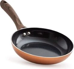 Nuovva Koperen Koekenpan - Keramische Antikleeflaag – Houten Handvat Koekenpan - Ø 24 Cm Inductie - PTFE-vrij