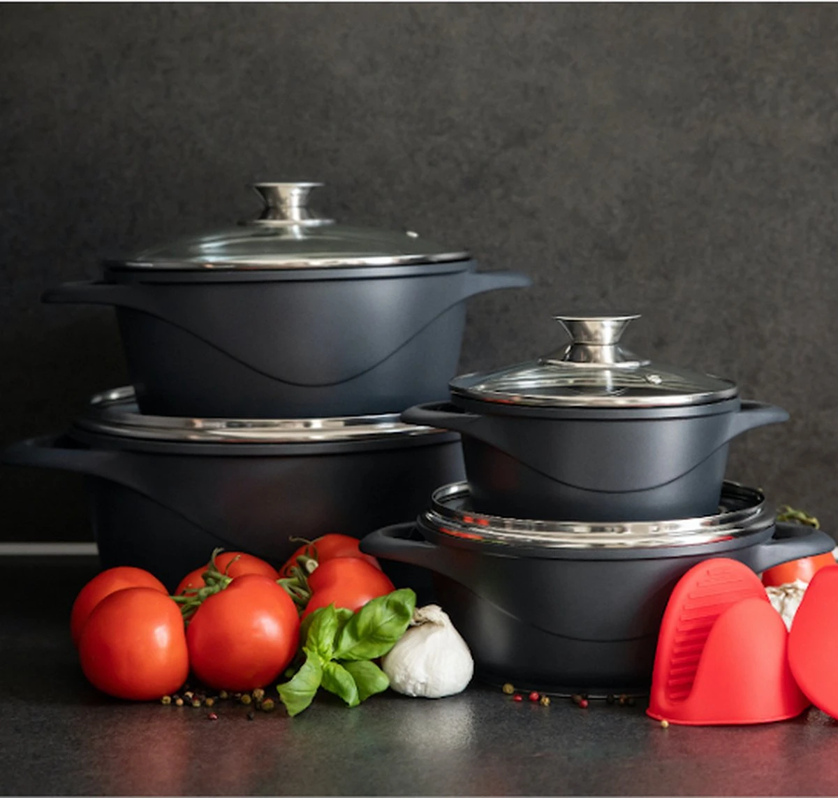 Smile 10 Delige Pannenset - Antiaanbaklaag - Vaatwasser Bestendig - Zwart 3 Smile 10 Delige Pannenset - Antiaanbaklaag - Vaatwasser Bestendig - Zwart - Afbeelding 3