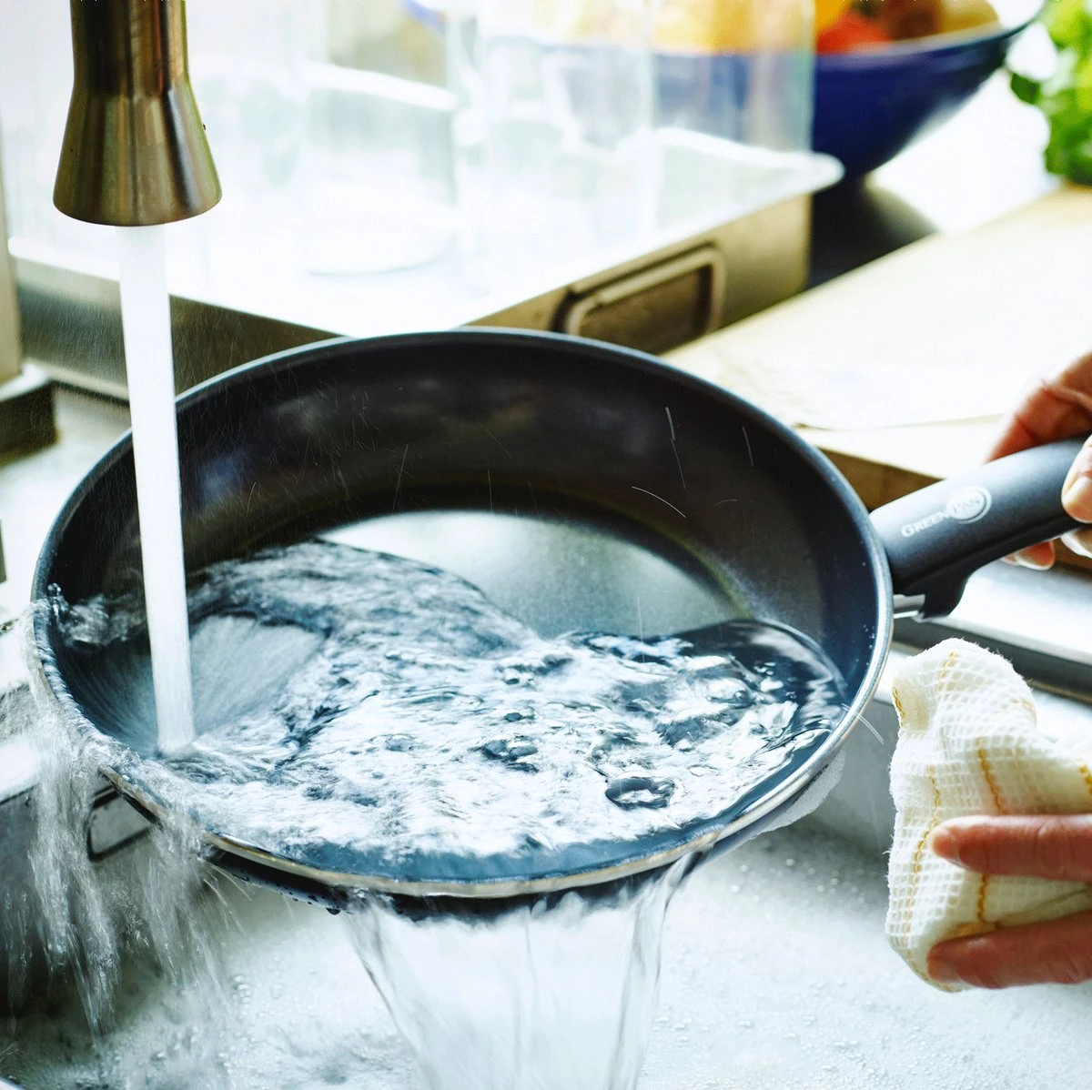 GreenPan Cambridge Wokpan 28cm - Zwart - Inductie - PFAS-vrij 8 GreenPan Cambridge Wokpan 28cm - Zwart - Inductie - PFAS-vrij - Afbeelding 8