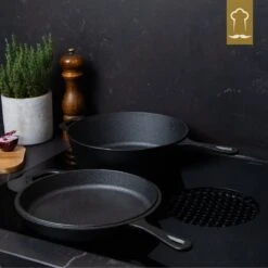 Chefarone Gietijzeren Pan - 2-in-1 Braadpan Inclusief Deksel - Geschikt Voor Alle Warmtebronnen -PannenPunt Aanbiedingen Winkel 1200x1200 1298