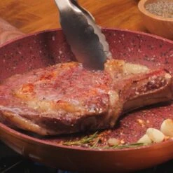 Livington Copper & Stone Pan - 24cm Koekenpan- Anti-aanbaklaag En Krasbestendig - Graniet Look - Binnenste Steenlaag Voor Perfecte Warmteverdeling - Geschikt Voor Ceran, Gas, Elektrisch, Inductie -PannenPunt Aanbiedingen Winkel 1200x1200 1422