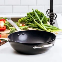 GreenPan Copenhagen Wok Met Extra Handvat 30cm/4.8L 30 GreenPan Copenhagen Wok Met Extra Handvat 30cm/4.8L -PannenPunt Aanbiedingen Winkel 1200x1200 257