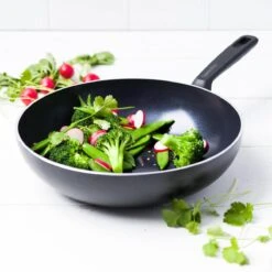 GreenPan Memphis Keramische Wokpan - Ø 28 Cm - PFAS-vrij 28 GreenPan Memphis Keramische Wokpan - Ø 28 Cm - PFAS-vrij -PannenPunt Aanbiedingen Winkel 1200x1200 270