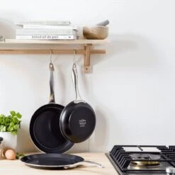 GreenPan Koekenpan - Royal Black - ø 28 Cm - Keramische Anti-aanbaklaag -PannenPunt Aanbiedingen Winkel 1200x1200 414