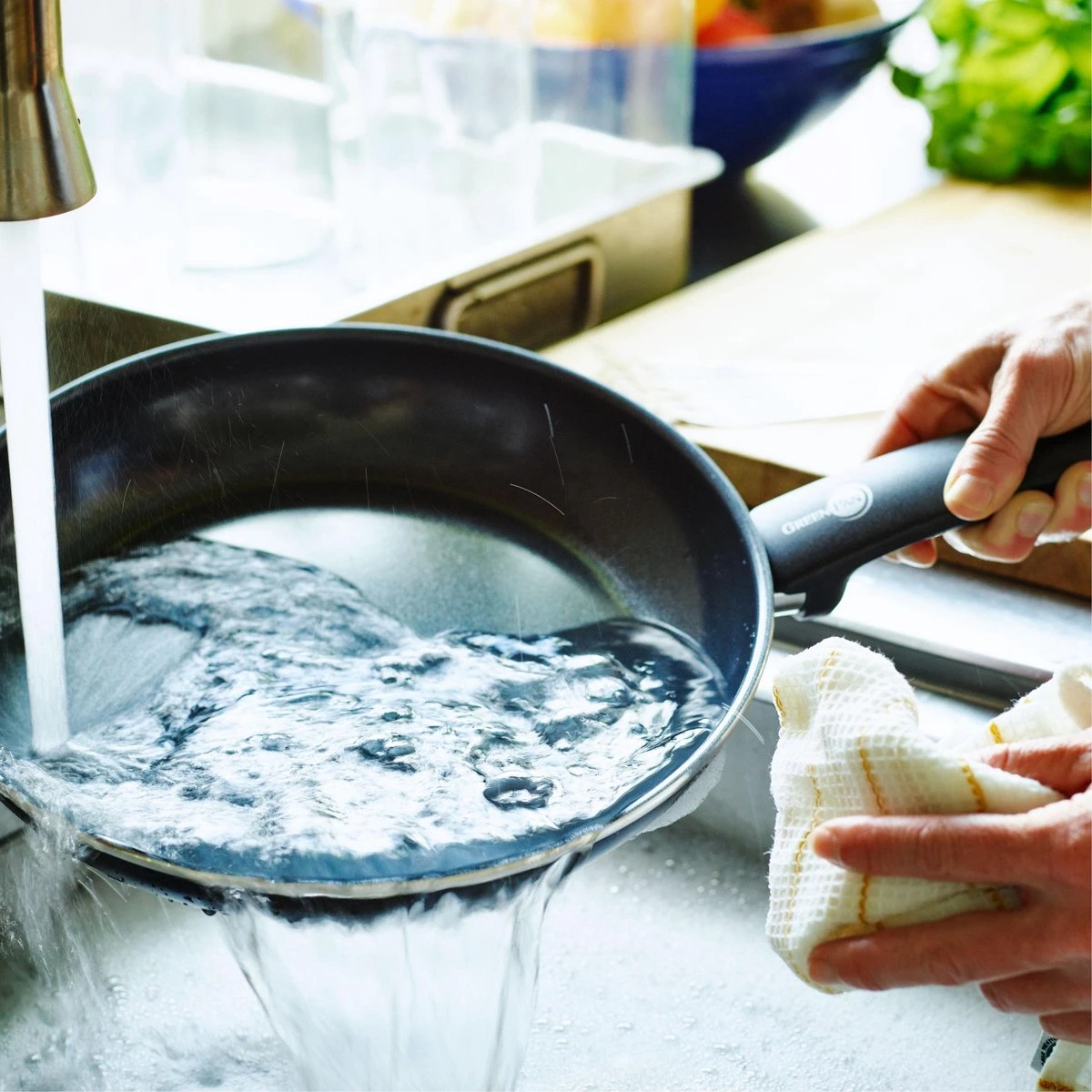 GreenPan Cambridge Koekenpan 26cm - Zwart - Inductie - PFAS-vrij 16 GreenPan Cambridge Koekenpan 26cm - Zwart - Inductie - PFAS-vrij - Afbeelding 16