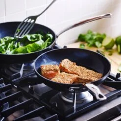 GreenPan Barcelona Infinity Pro Koekenpan 32cm - Zwart - Inductie - PFAS-vrij 37 GreenPan Barcelona Infinity Pro Koekenpan 32cm - Zwart - Inductie - PFAS-vrij -PannenPunt Aanbiedingen Winkel 1200x1200 868