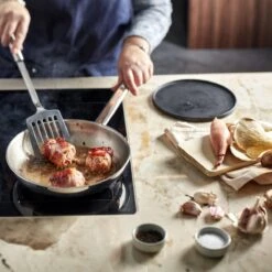 Demeyere Classico 3 RVS Koekenpan – Koekenpan Inductie - 24 Cm – PTFE-vrij 10 Demeyere Classico 3 RVS Koekenpan – Koekenpan Inductie - 24 Cm – PTFE-vrij -PannenPunt Aanbiedingen Winkel 1200x1200 900