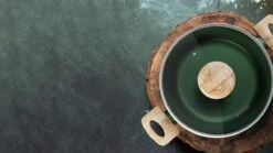 Forest, Braadpan Met Deksel – Ø 16 Cm – 100% Gerecycled Aluminium – Geschikt Voor Alle Warmtebronnen - Duurzame Pan – PFOA Vrij – Sudderpan – Stoofpan – 2.5 L 10 Forest, Braadpan Met Deksel – Ø 16 Cm – 100% Gerecycled Aluminium – Geschikt Voor Alle Warmtebronnen - Duurzame Pan – PFOA Vrij – Sudderpan – Stoofpan – 2.5 L -PannenPunt Aanbiedingen Winkel 1200x675 32