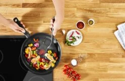 Tefal Easy Chef Koekenpan - Ø 28 Cm -PannenPunt Aanbiedingen Winkel 1200x782 4