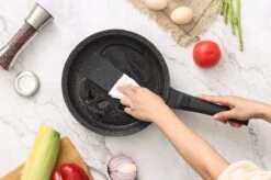 Swiss Pro+ | Set 14 Delige Pannenset | Inductie - Pannensets - Glazen Deksel - Met Afneembare Handgreep - Marmeren Interieur -PFAS-vrij | Black (Zwart) 16 Swiss Pro+ | Set 14 Delige Pannenset | Inductie - Pannensets - Glazen Deksel - Met Afneembare Handgreep - Marmeren Interieur -PFAS-vrij | Black (Zwart) -PannenPunt Aanbiedingen Winkel 1200x799 113