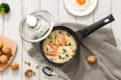 Swiss Pro+ | Set 14 Delige Pannenset | Inductie - Pannensets - Glazen Deksel - Met Afneembare Handgreep - Marmeren Interieur -PFAS-vrij | Black (Zwart) 19 Swiss Pro+ | Set 14 Delige Pannenset | Inductie - Pannensets - Glazen Deksel - Met Afneembare Handgreep - Marmeren Interieur -PFAS-vrij | Black (Zwart) -PannenPunt Aanbiedingen Winkel 1200x799 114