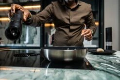 Soenil By ISENVI - Koekenpan Inductie - 28 CM - Keramische Pan - RVS Handgreep -PannenPunt Aanbiedingen Winkel 1200x800 105