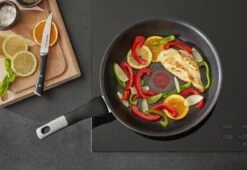 Tefal Unlimited Koekenpan - Ø 28 Cm -PannenPunt Aanbiedingen Winkel 1200x827 3
