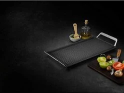 AEG MASTERY COLLECTION Plancha A9HL33 - Grillplaat - Gegoten Aluminium - 22 X 43 Cm 13 AEG MASTERY COLLECTION Plancha A9HL33 - Grillplaat - Gegoten Aluminium - 22 X 43 Cm -PannenPunt Aanbiedingen Winkel 1200x902 6