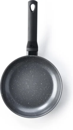 BK Universe Koekenpan Ø 24cm - Inductie - Anti-aanbak - PFAS-vrij -PannenPunt Aanbiedingen Winkel 679x1200 1