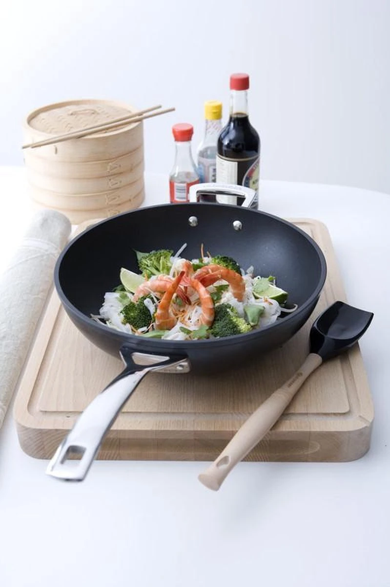 Le Creuset Wokpan - Met Steel - Les Forgées TNS - ø 26 Cm / 3.4 Liter - Standaard Anti-aanbaklaag 2 Le Creuset Wokpan - Met Steel - Les Forgées TNS - ø 26 Cm / 3.4 Liter - Standaard Anti-aanbaklaag - Afbeelding 2
