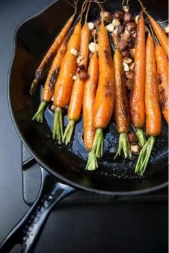 Le Creuset - Gietijzeren Ronde Skillet In Mat Zwart 23cm -PannenPunt Aanbiedingen Winkel 801x1200 4