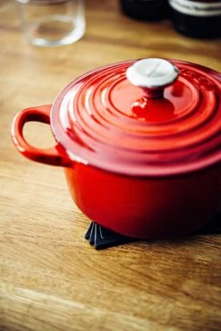 Le Creuset Braadpan Signature Kersenrood - ø 28 Cm / 6.7 Liter -PannenPunt Aanbiedingen Winkel 801x1200 7