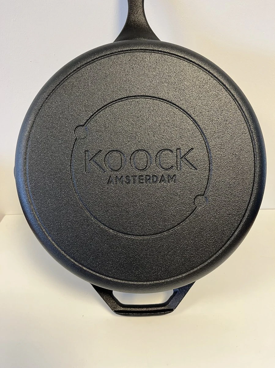 Koock Amsterdam® Skillet Gietijzer - Koekenpan - Geschikt Voor Alle Warmtebronnen Incl. BBQ En Inductie 4 Koock Amsterdam® Skillet Gietijzer - Koekenpan - Geschikt Voor Alle Warmtebronnen Incl. BBQ En Inductie - Afbeelding 4
